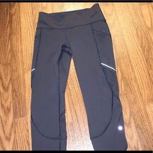 Lululemon crop high waisted athletic leggings 4